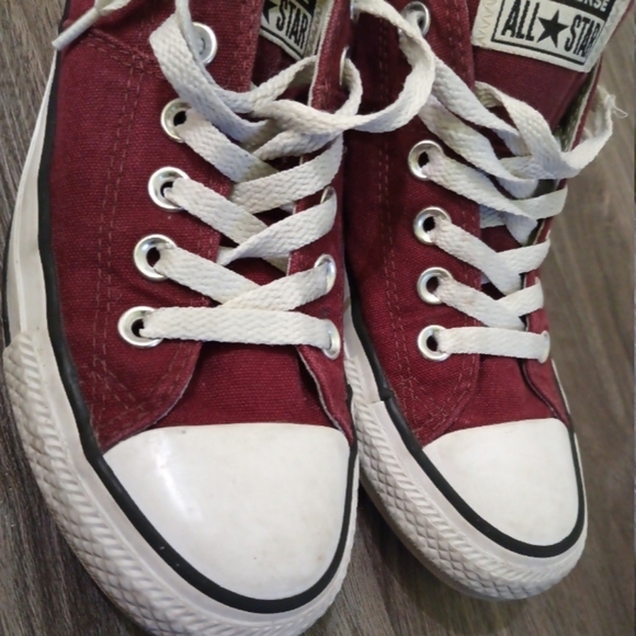 converse - Picture 1 of 6